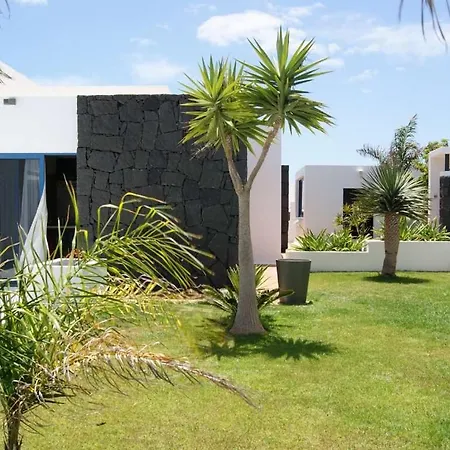 Playa Blanca Sleeps 6 Pool Wifi T691296 Βίλα